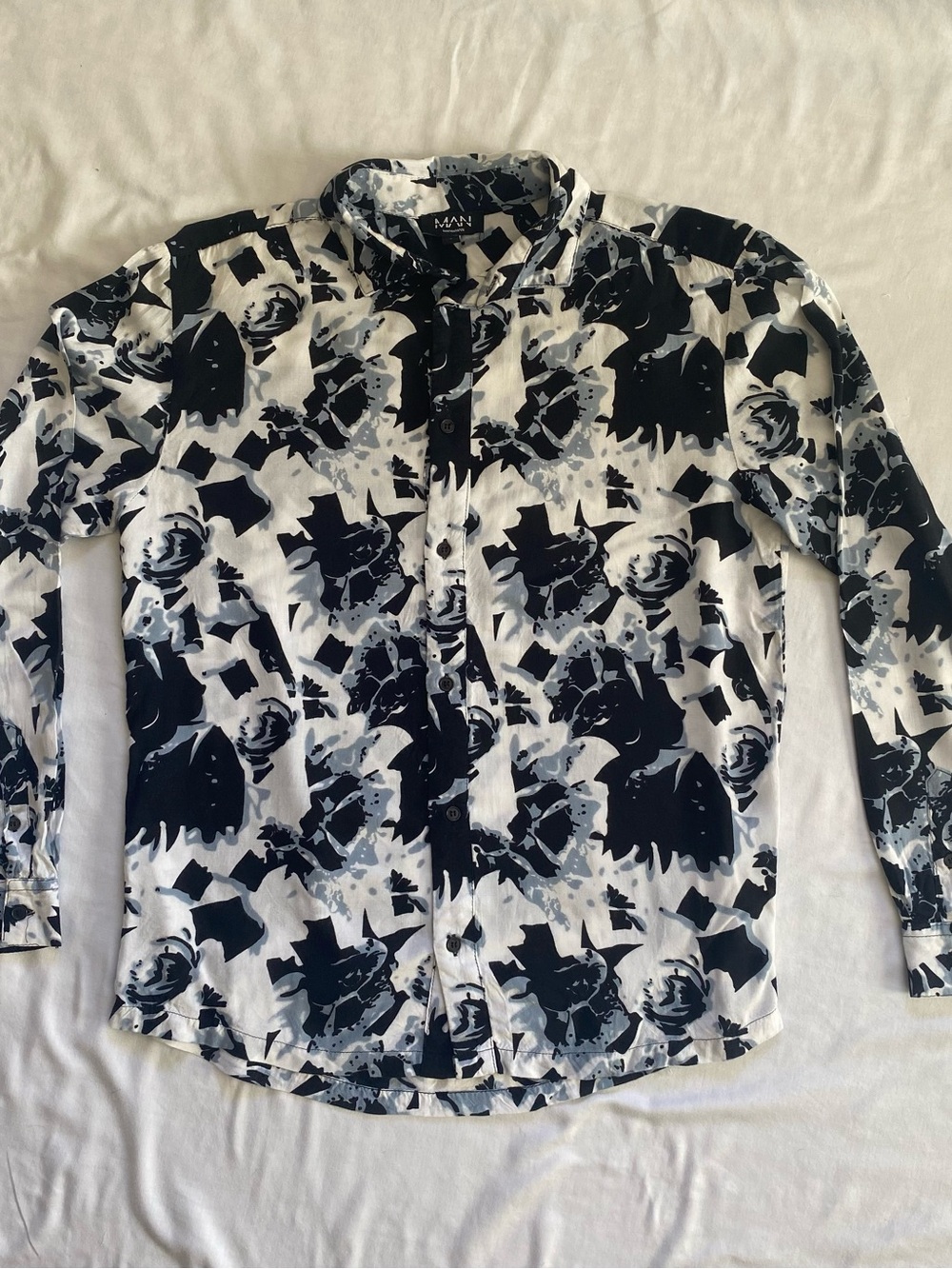 Boohoo Men’s Black & White Abstract Floral Button-Down Shirt - Size S